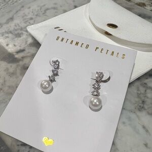 Bridal Earrings - Pearl earrings - Diamond earrings - Untamed Petals